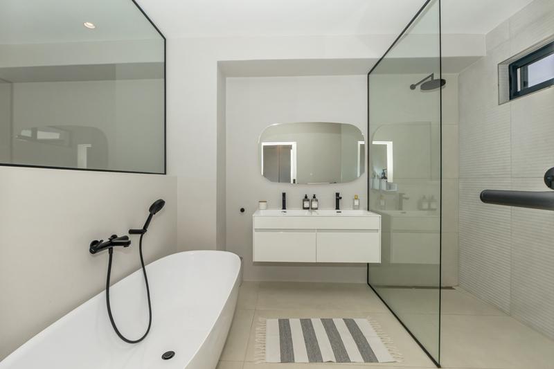 3 Bedroom Property for Sale in Camps Bay Western Cape